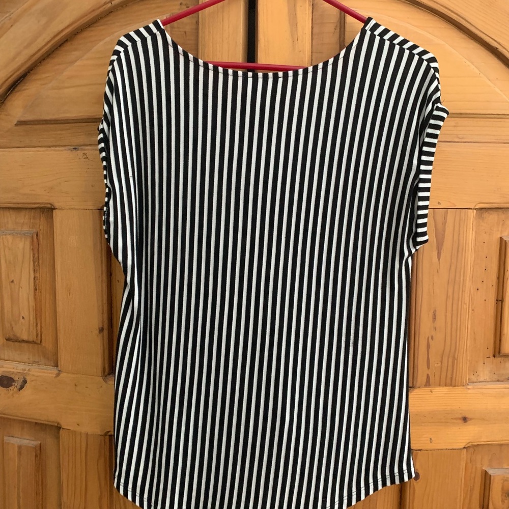 W5 striped Top - Picture 7 of 8